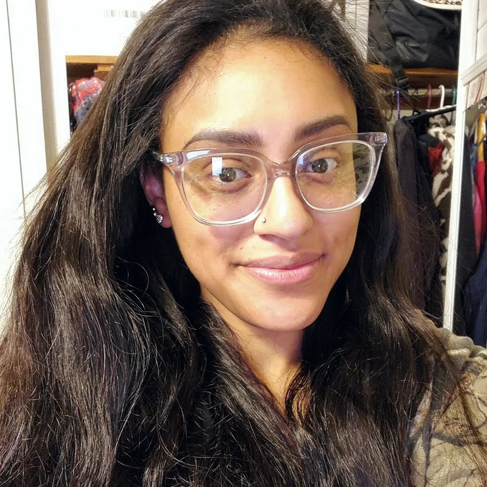 Meet your Posher, Monica